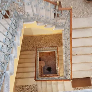 Residenza Emilia , Venecia Italia