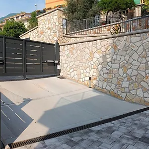 https://blue-sky-garda-zaffiro.hotelinveneto.com